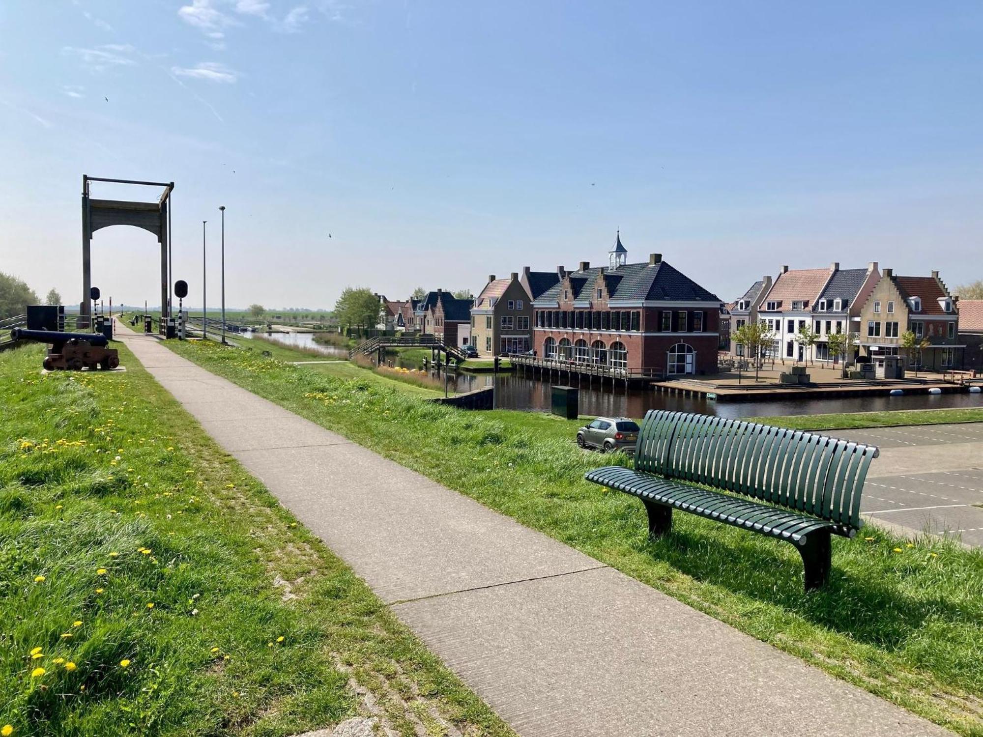 Het Kleine Huis Mobile Home By The Harbour And The Lauwersmeer Anjum Екстериор снимка